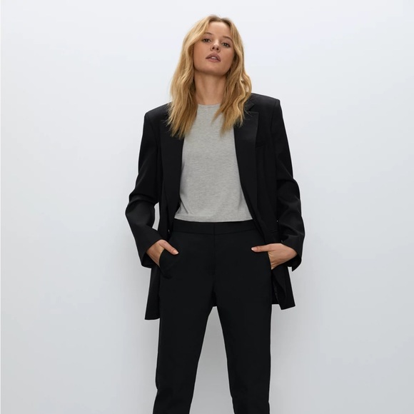 Aritzia Black Fitted Blazer - Picture 1 of 2